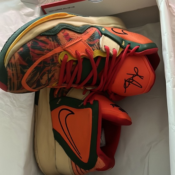 Hey! I hope your days going well,I have some Kyrie infinity(Safety Orange/Black) - Picture 3 of 5
